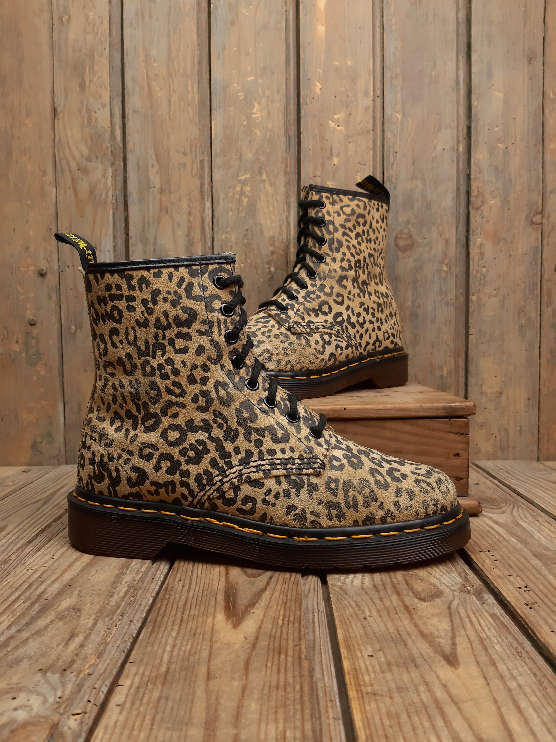 Bottines Martens vintage Made in England daim léopard 38 – Les