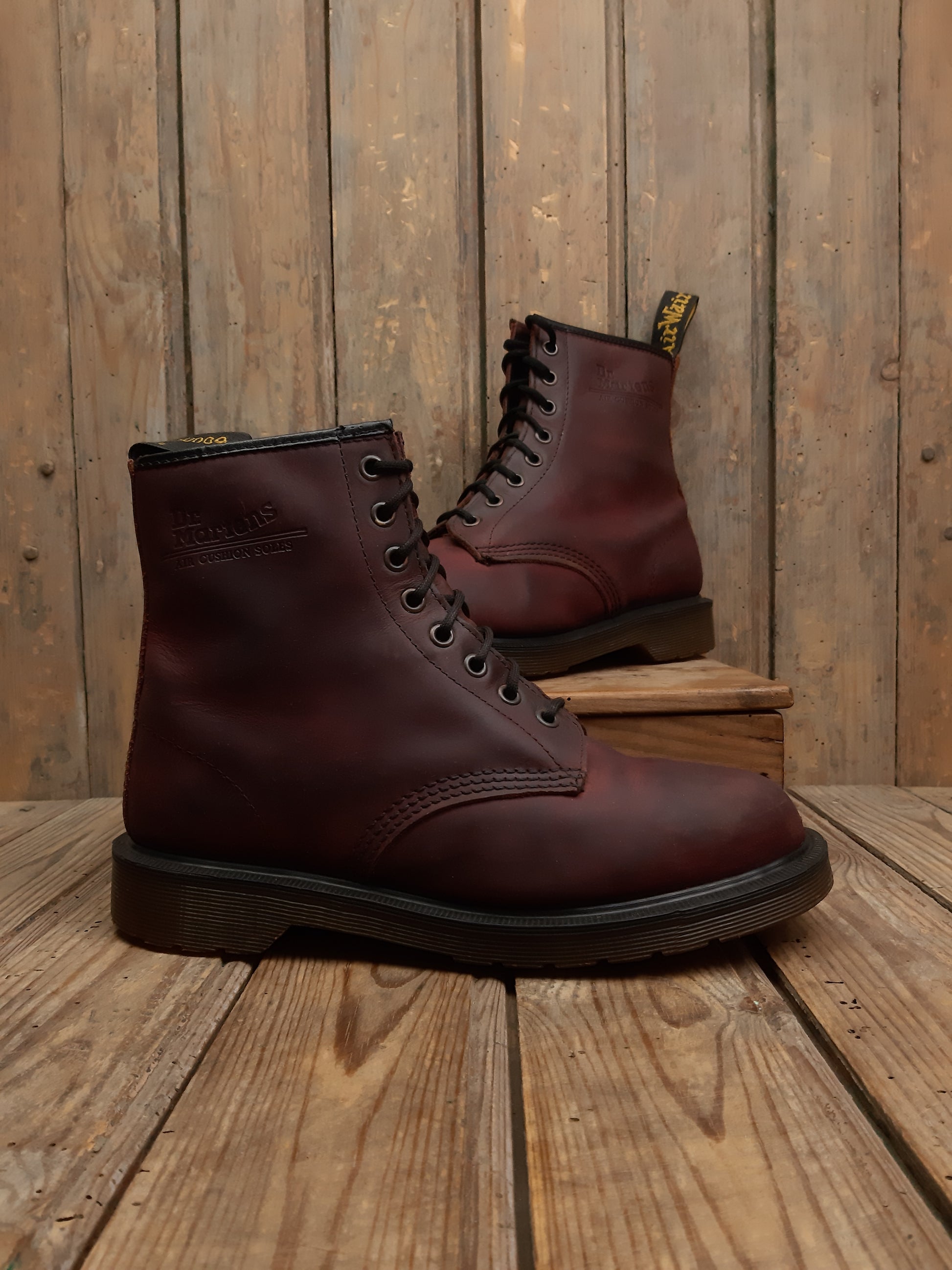 Bottes Pascal Dr. Martens vintage Made in England cuir bordeau 41 années 90'