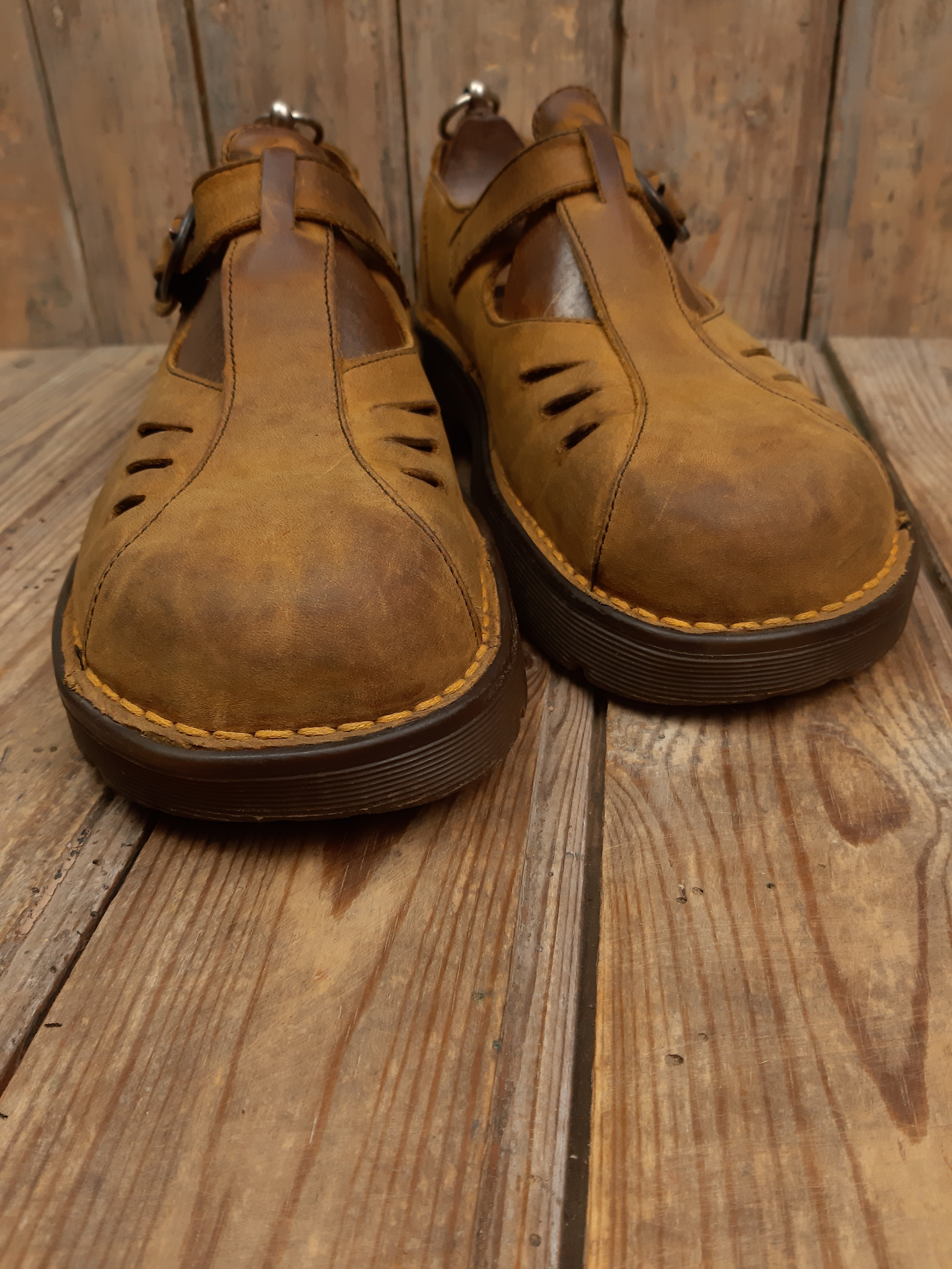 Mary Jane 8372 Dr. Martens vintage Made in England nubuck marron 41 annees 90 Les Doc s de Cam