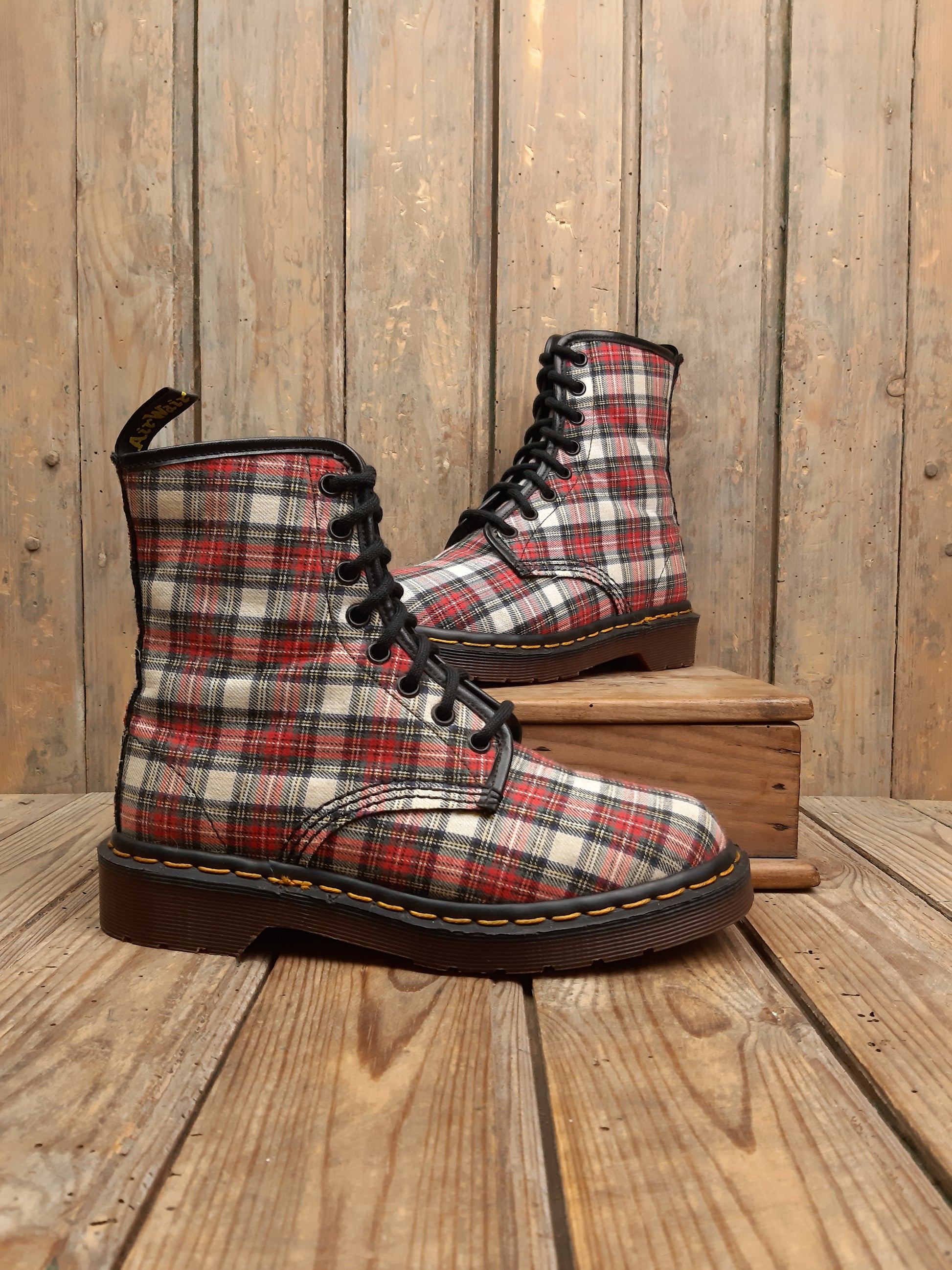 Bottes tissu tartan Martens vintage Made in England 37 – Les
