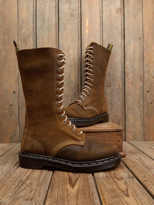 Bottes suédées 1460 Dr. Martens vintage occasion Made in England daim marron 38 années 90' - Les Doc's de Cam