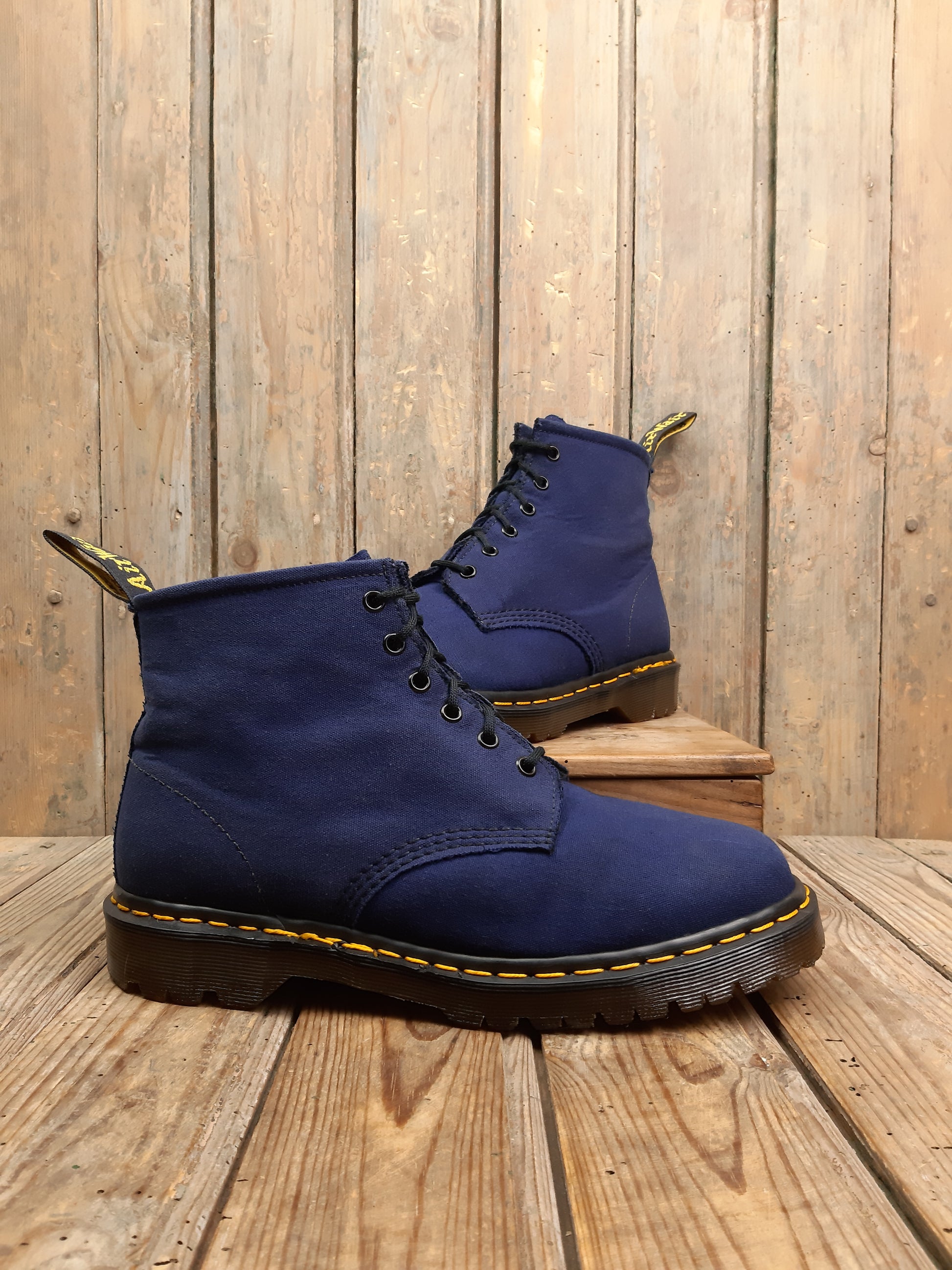 Bottines Pascal 1460 Dr. Martens vintage occasion Made in England tissu bleu 43 années 90' - Les Doc's de Cam