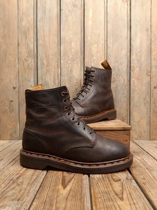 Bottines Crazy Horse Pascal 1460 Dr. Martens vintage Made in England cuir gras marron 39 années 90'