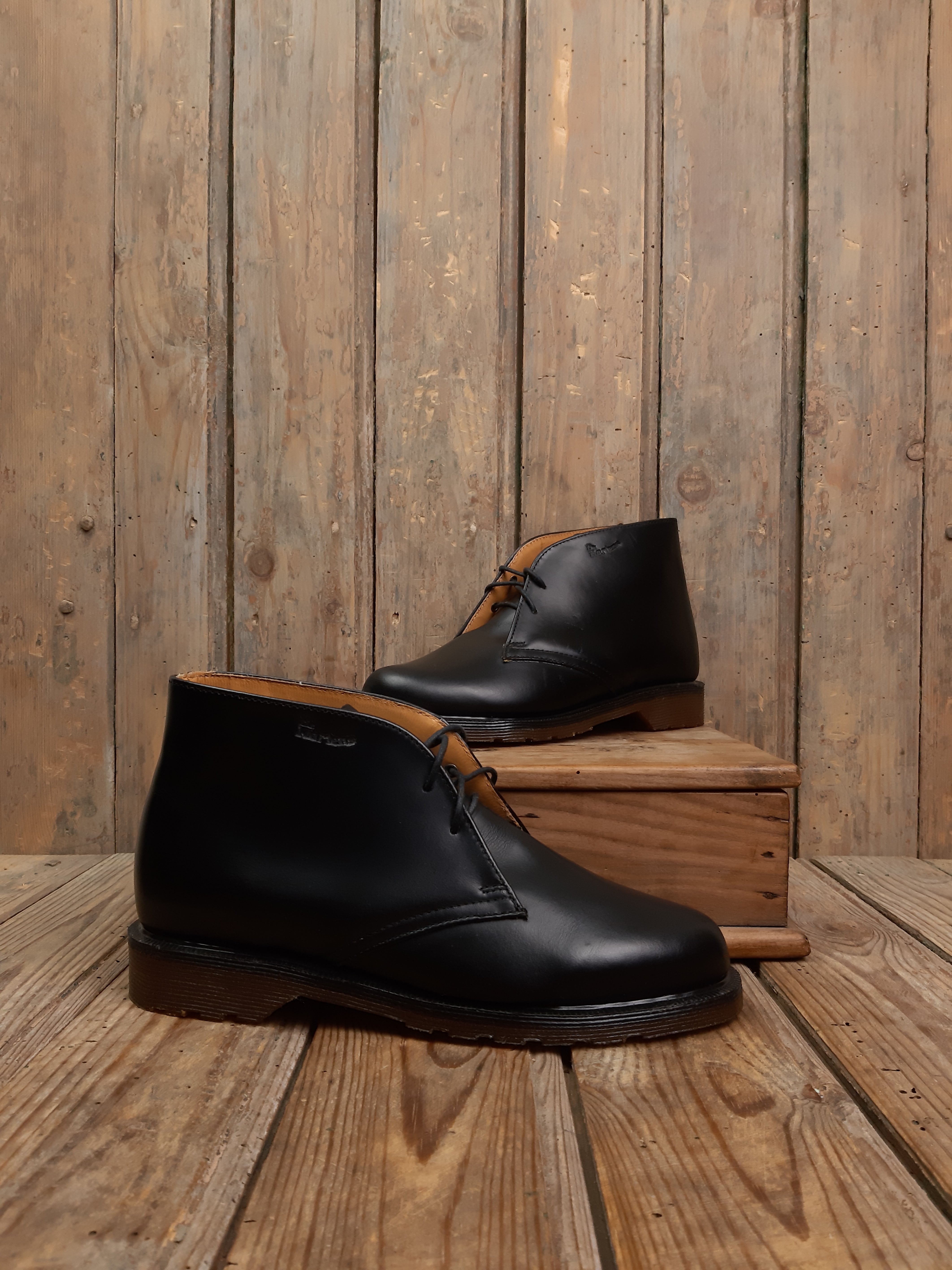 Dr martens sawyer noir best sale