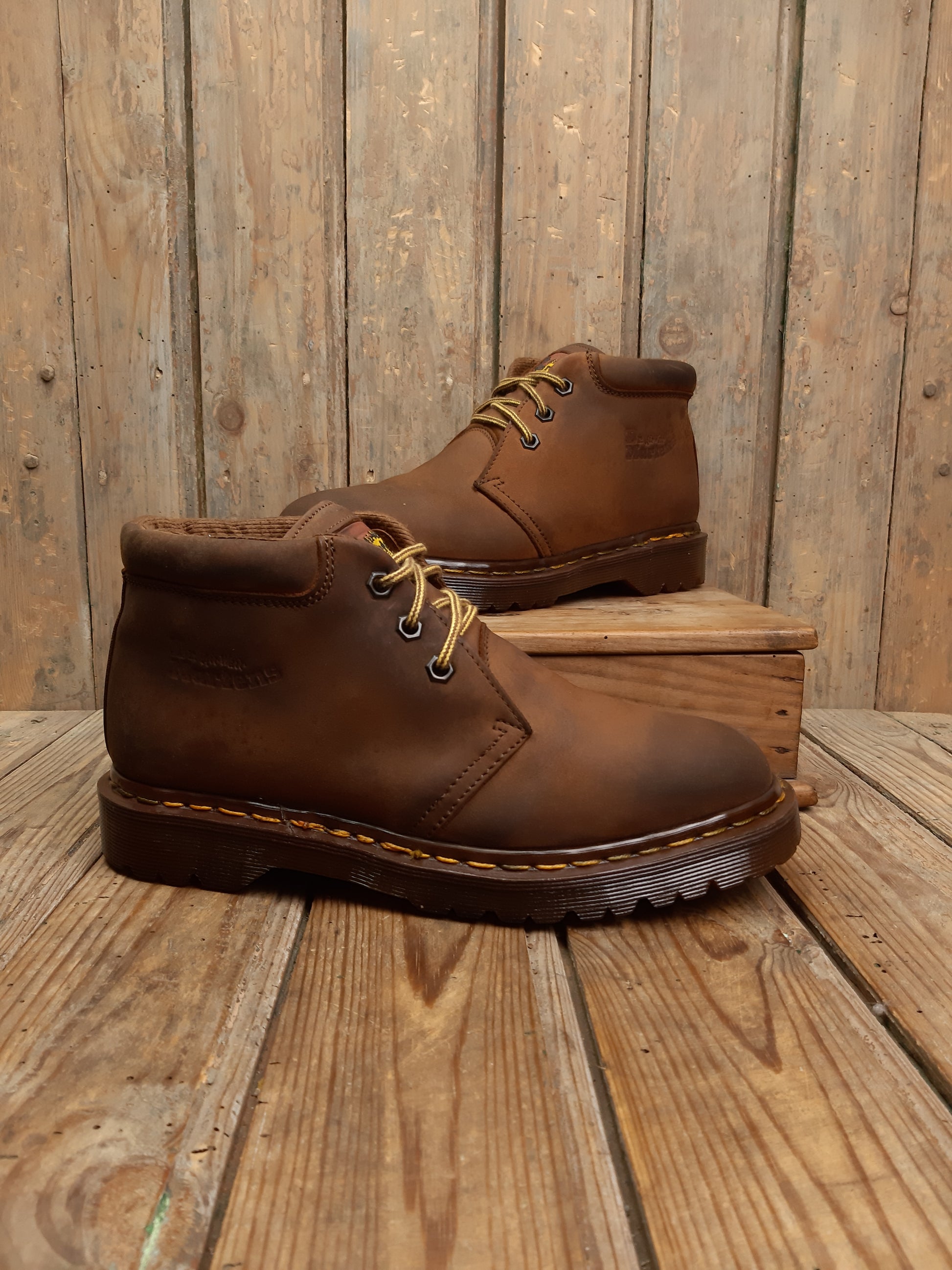 Boots Martens 8057 MIE vintage occasion cuir nubuck 41 – Les