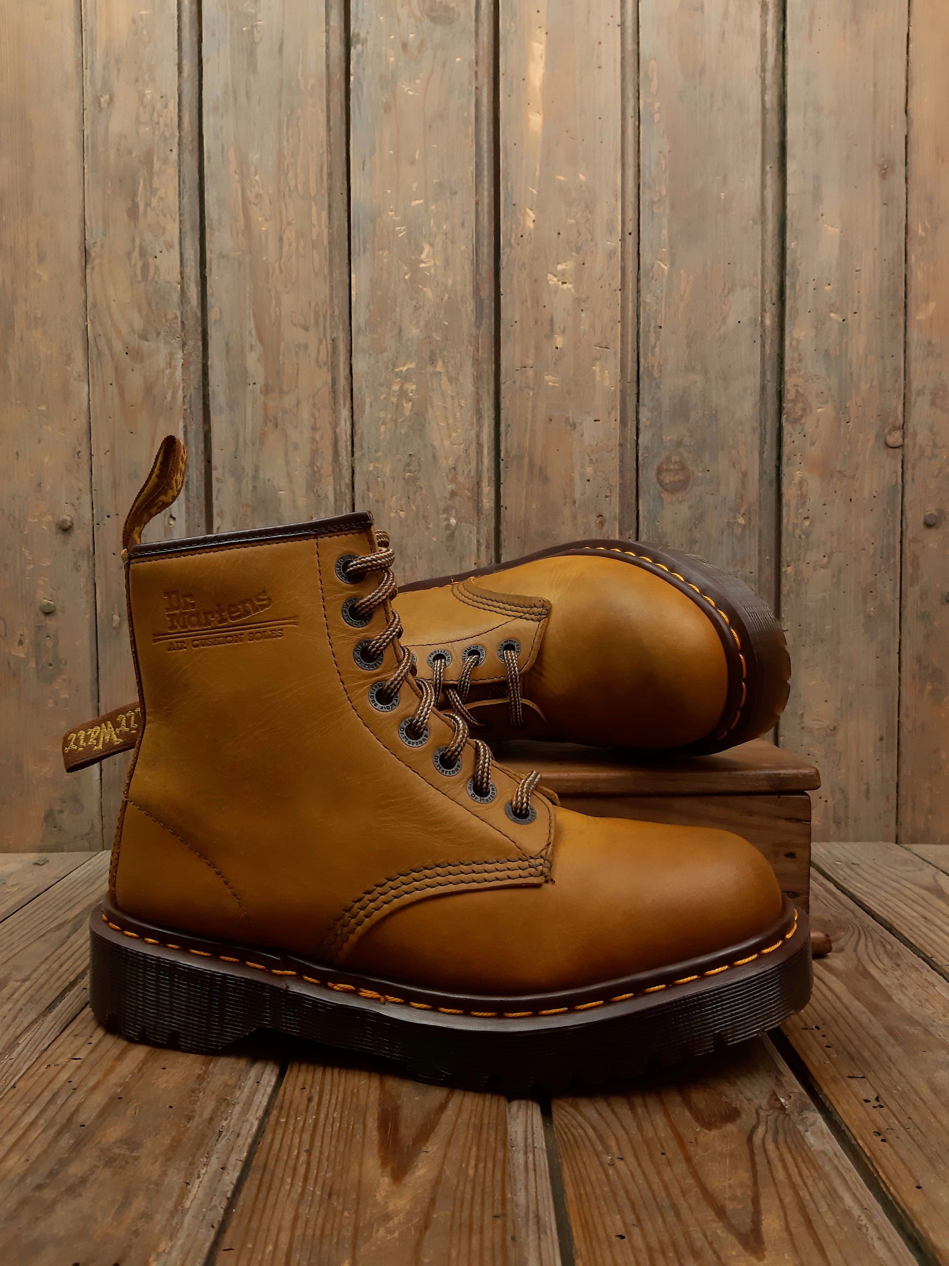 Bottes Dr. Martens England camel cuir gras 39
